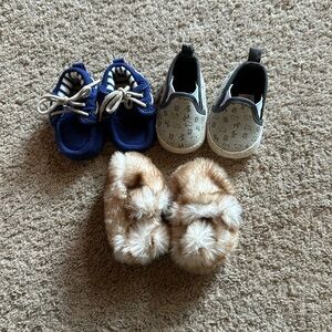 Bundle of 3 newborn shoes